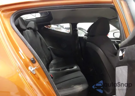 2013 Hyundai Veloster Base W/Black z USA, uszkodzony, nr VIN KMHTC6AD0DU095498